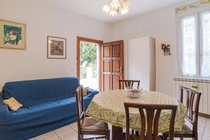 Living and dining room