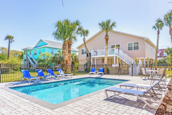 Back Yard Pool - Down River Edisto