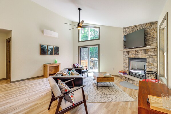 Albrightsville Vacation Rental | 3BR | 2BA | Steps Required | 1,300 Sq Ft