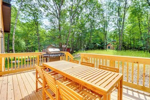 Private Deck | Gas Grill | Outdoor Dining Area