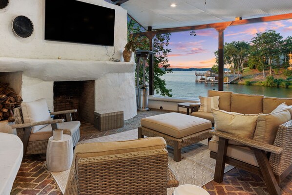 Outdoor kitchen and lounging area