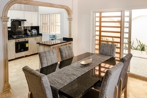 Dining room/kitchen