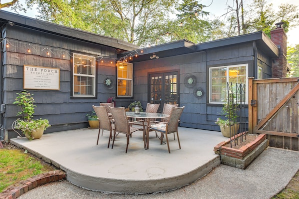 Tacoma Vacation Rental | 3BR | 2BA | Steps Required | 1,500 Sq Ft