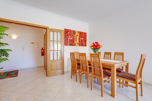 Living Room / Lounge