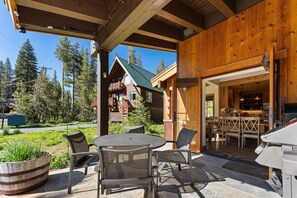 Exterior: Deck, outdoor dining table, BBQ, pizza oven