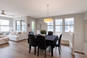 Dining area, seating for 6 plus 4 barstools at the kitchen counter & round table in kitchen for 4