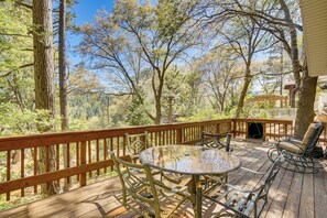 Deck | Outdoor Dining Area | Slide