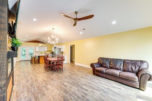 Living Room | Flat-Screen TV | Electric Fireplace | Ceiling Fans