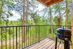 Private Balcony | 1st-Floor Condo | On-Site Ski Shuttle Access