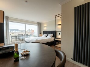 Table, Furniture, Property, Building, Comfort, Chair, Wood, Interior Design, Floor, Lamp
