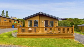 Dog friendly holiday lodge, Roebeck Country Park, Isle of Wight