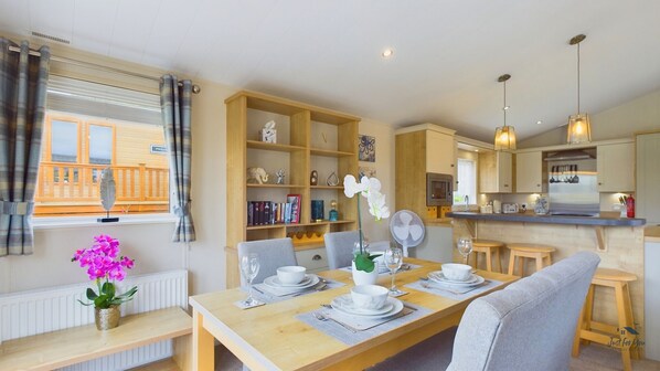 Dog friendly holiday lodge, Roebeck Country Park, Isle of Wight