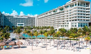 Garza Blanca Cancun Front View