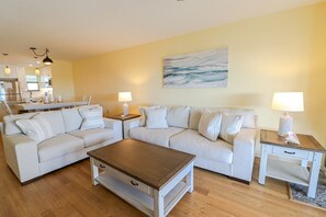 St. Augustine Beach Rentals Living Room