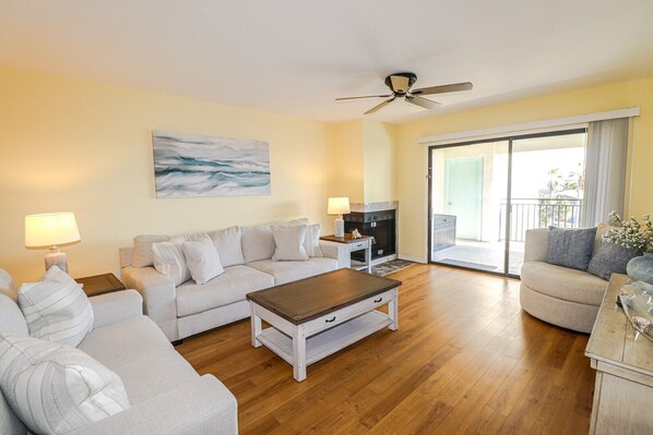 St. Augustine Beach Rentals Living Room