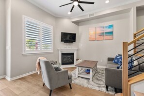 Cozy living room w/fireplace and Smart TV
