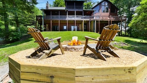 NEWLY CUSTOM CRAFTER FIRE PIT