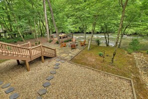 Large Backyard area for the family to enjoy while visiting the North GA Mountains