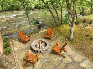 Gather around the firepit with the twinkling stars of North GA Overhead