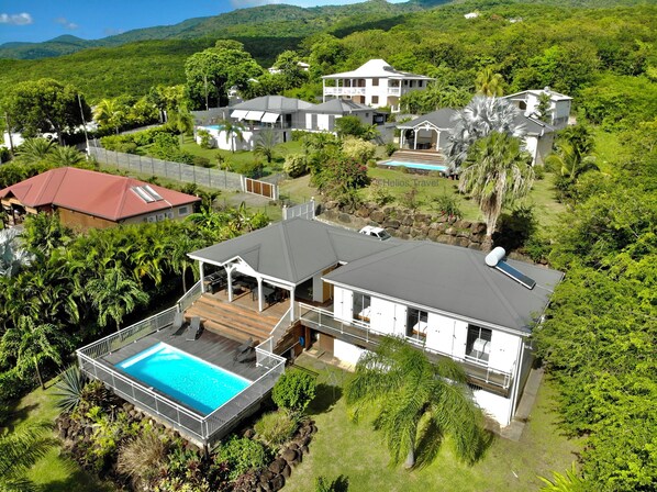 The Tropical Villa Quintet (1)