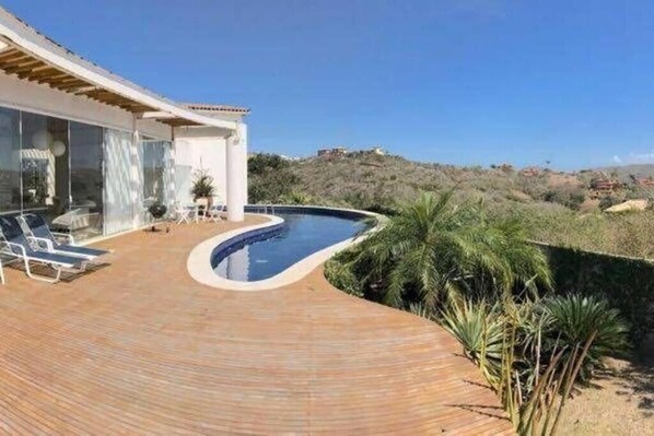 Seating area,Swimming pool