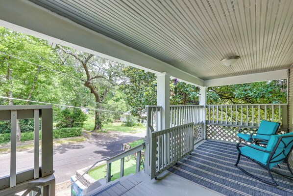 Hot Springs Vacation Rental | 1BR | 1BA | 750 Sq Ft | Stairs Required