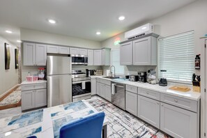 Kitchen | Single-Story House | In-Unit Laundry | Central Heating & A/C