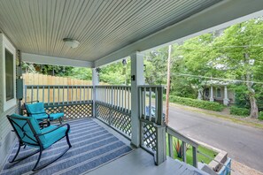 Shared Porch | Self Check-In | 0.8 Mi to Hot Springs National Park