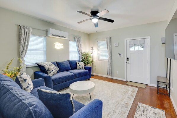 Hot Springs Vacation Rental | 1BR | 1BA | 750 Sq Ft | Stairs Required