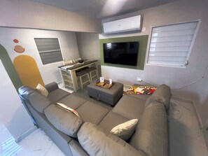 2R Living Room (2)