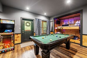 Downstairs-Pool
Table