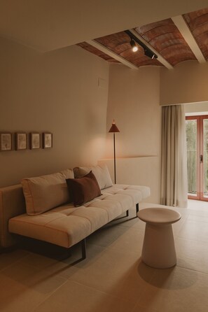 Living Room (2)