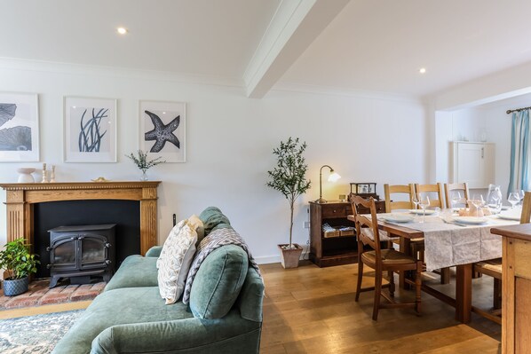 Living Room / Lounge