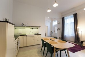 Kitchen (2)