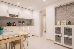 Kitchen (1)