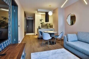 Living room with kitchen (1)