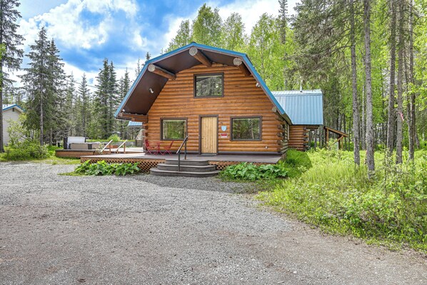 Soldotna Vacation Rental | 3BR | 2.5BA | 2,500 Sq Ft | Steps Required