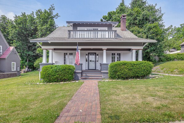 Ticonderoga Vacation Rental | 3BR | 2.5BA | 1,800 Sq Ft | 3 Steps to Enter