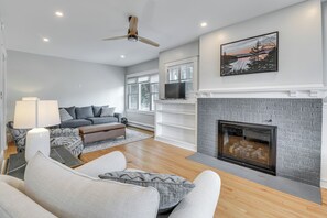 Living Room | Free WiFi | 1st Floor | Electric Fireplace