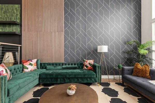 Luxurious recessed living space