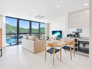 Living Room (2)