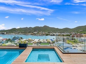 Rooftop Common Pool (2)