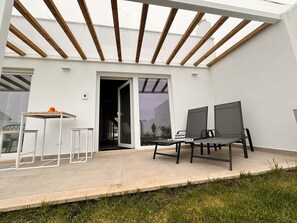 Páteo com vista para a piscina partilhada