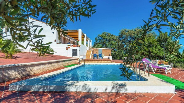 Cortijo Tréboles Periana by Ruralidays