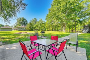 Patio | Outdoor Dining Set | Charcoal Grill | Private Boat Launch