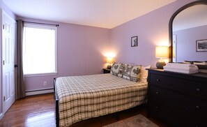 Queen Bedroom