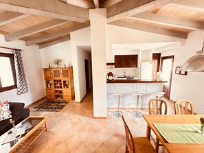 Living room (2)