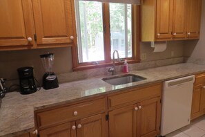 Full Kitchen with dishwasher