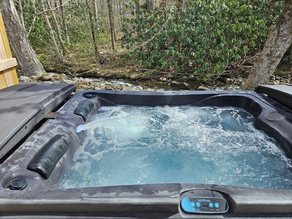 Bain à remous extérieur