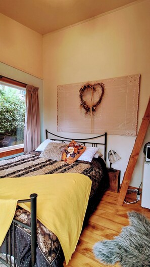 Queen bed
